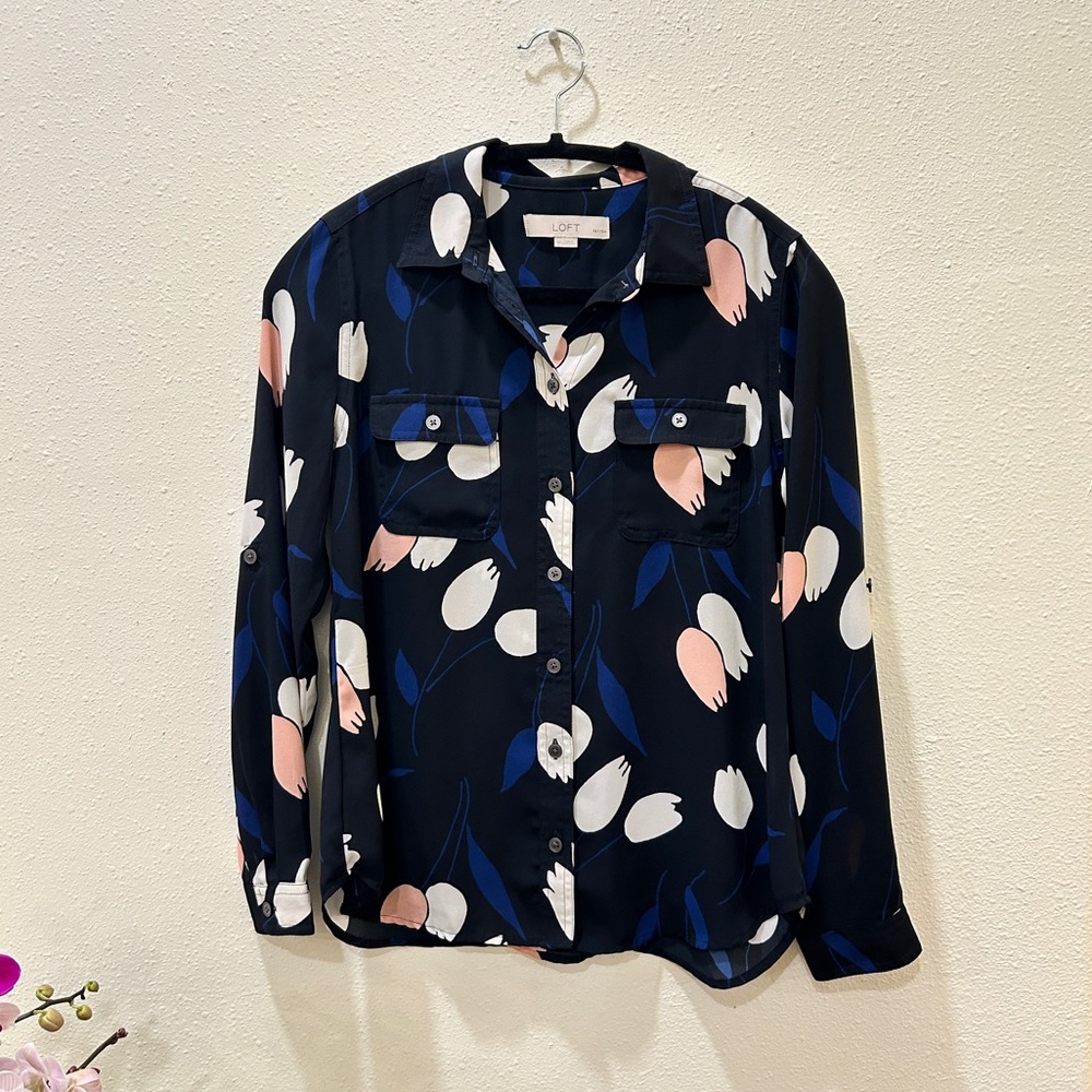 Loft Ladies’ Floral Blouse With Two Ways Sleeves size SP